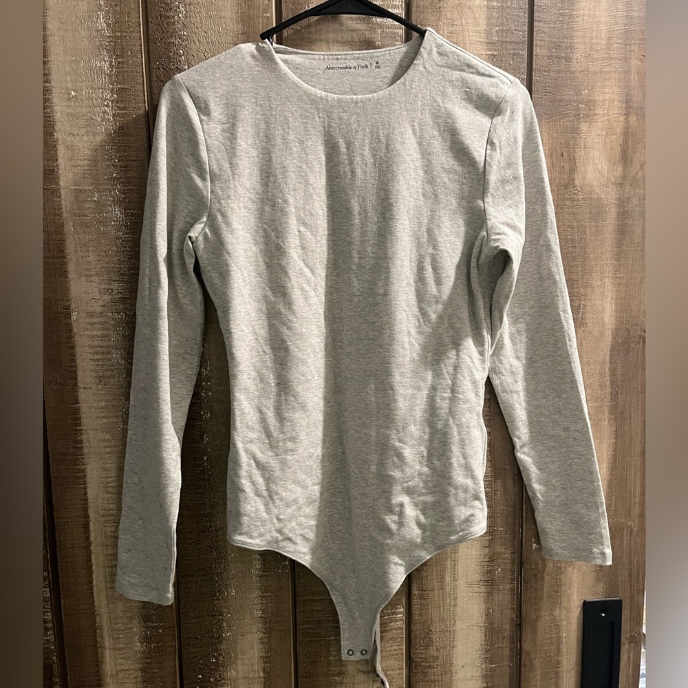 NWOT Abercrombie & Fitch Gray Long Sleeve Bodysuit